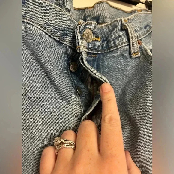 Levi’s distressed jeans size 38x32 - Picture 3 of 6